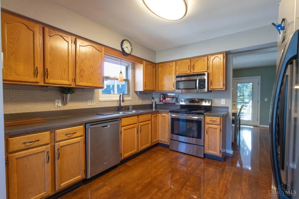 932 Tarragon Lane Miami, OH 45150