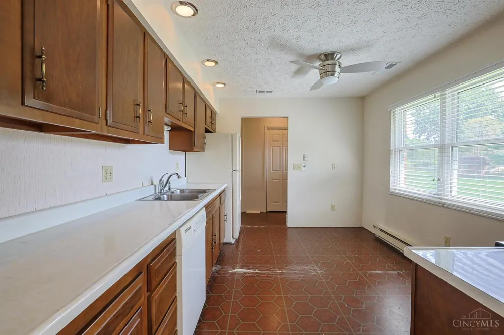 3692 Crestview Avenue Clearcreek, OH 45036