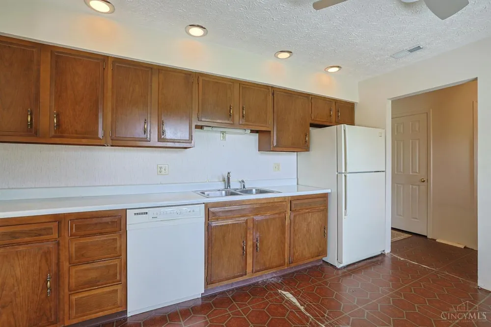 3692 Crestview Avenue Clearcreek, OH 45036