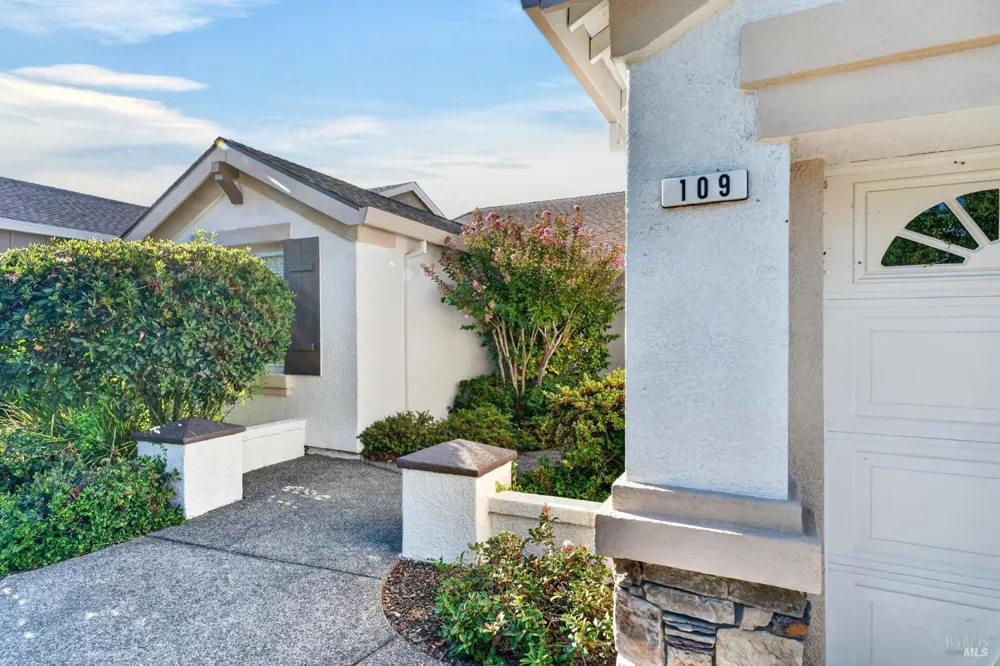 109 Del Webb Drive Cloverdale, CA 95425