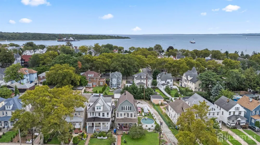 124 kearny Avenue Perth Amboy, NJ 08861