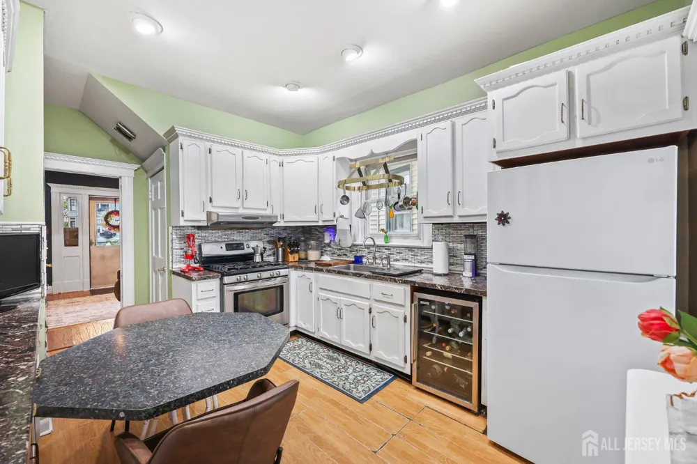 124 kearny Avenue Perth Amboy, NJ 08861