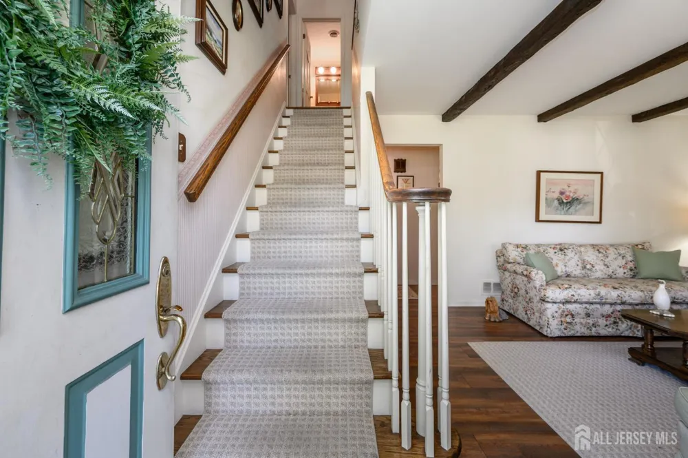 544 Pinewood Avenue Roselle Park, NJ 07204