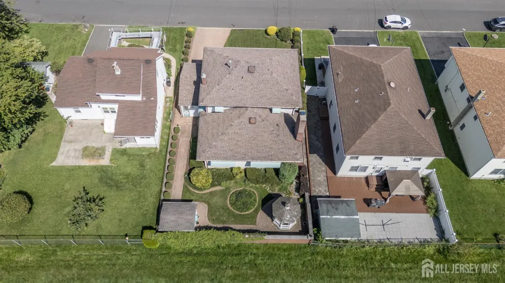 544 Pinewood Avenue Roselle Park, NJ 07204
