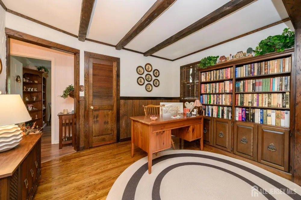544 Pinewood Avenue Roselle Park, NJ 07204