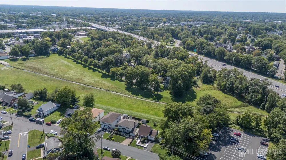 544 Pinewood Avenue Roselle Park, NJ 07204