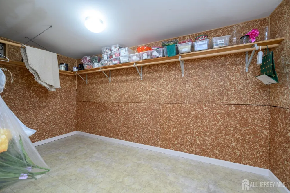 544 Pinewood Avenue Roselle Park, NJ 07204