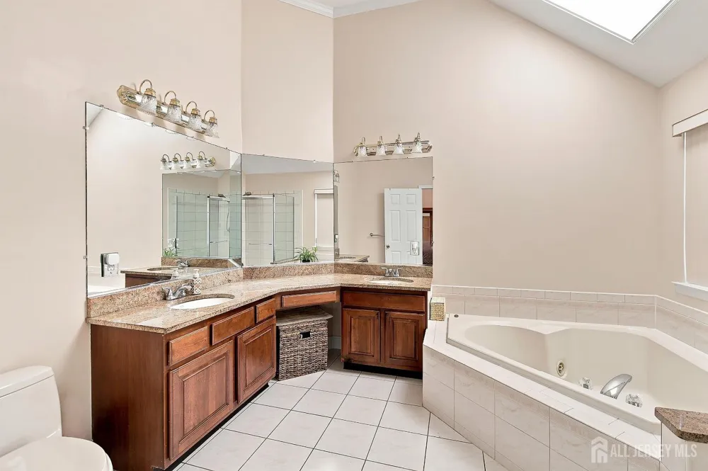 41 High Pointe Way Old Bridge, NJ 07747