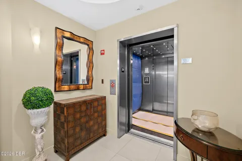1925 S Atlantic Avenue #306
