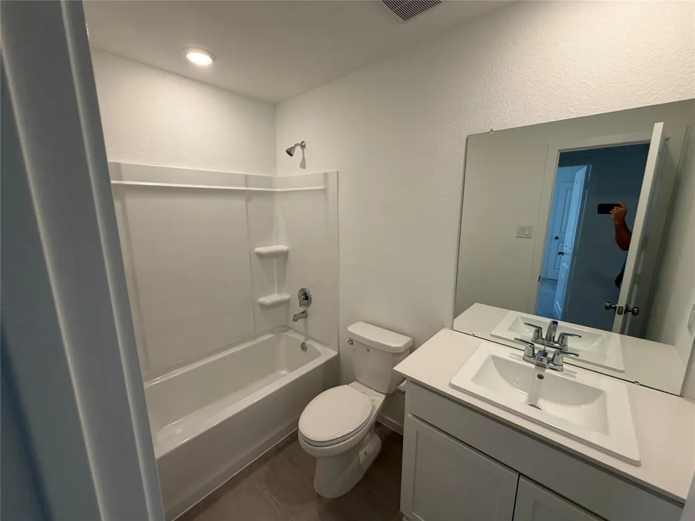 346 Lucia Cleveland, TX 77327