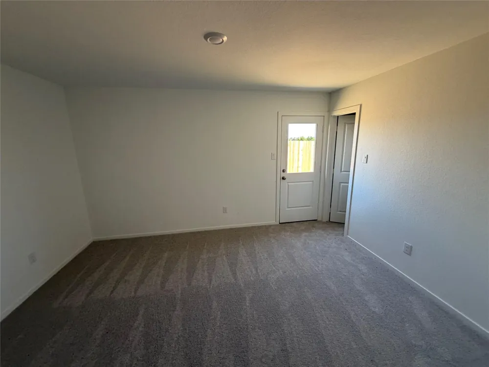 346 Lucia Cleveland, TX 77327