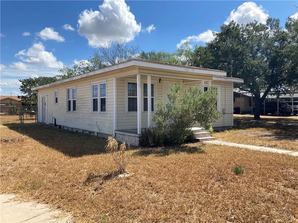 401 E Chapultepec Avenue San Diego, TX 78384