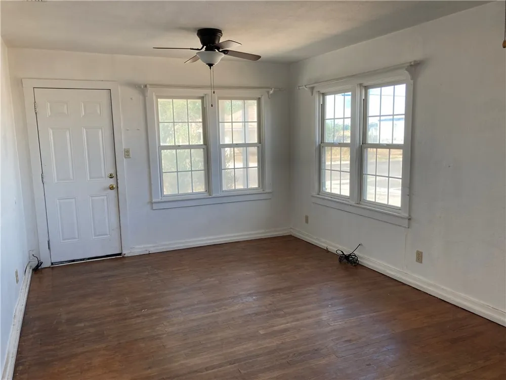 401 E Chapultepec Avenue San Diego, TX 78384