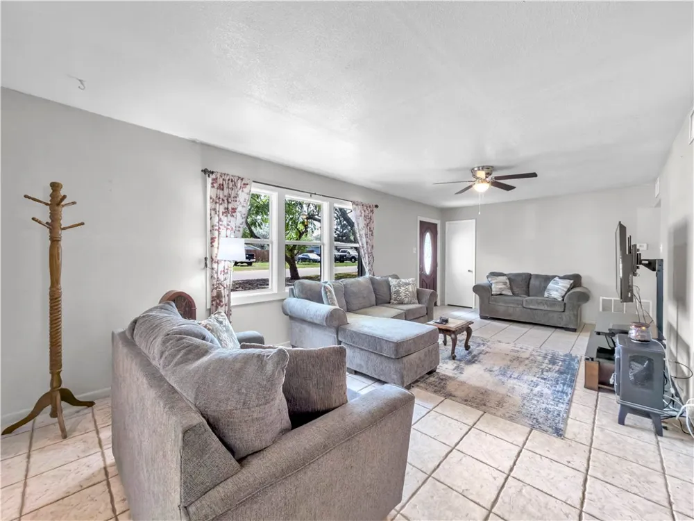 2633 Henretta Place Ingleside, TX 78362