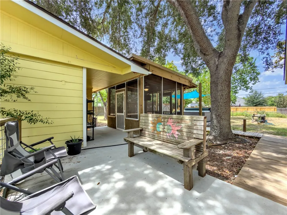 2633 Henretta Place Ingleside, TX 78362