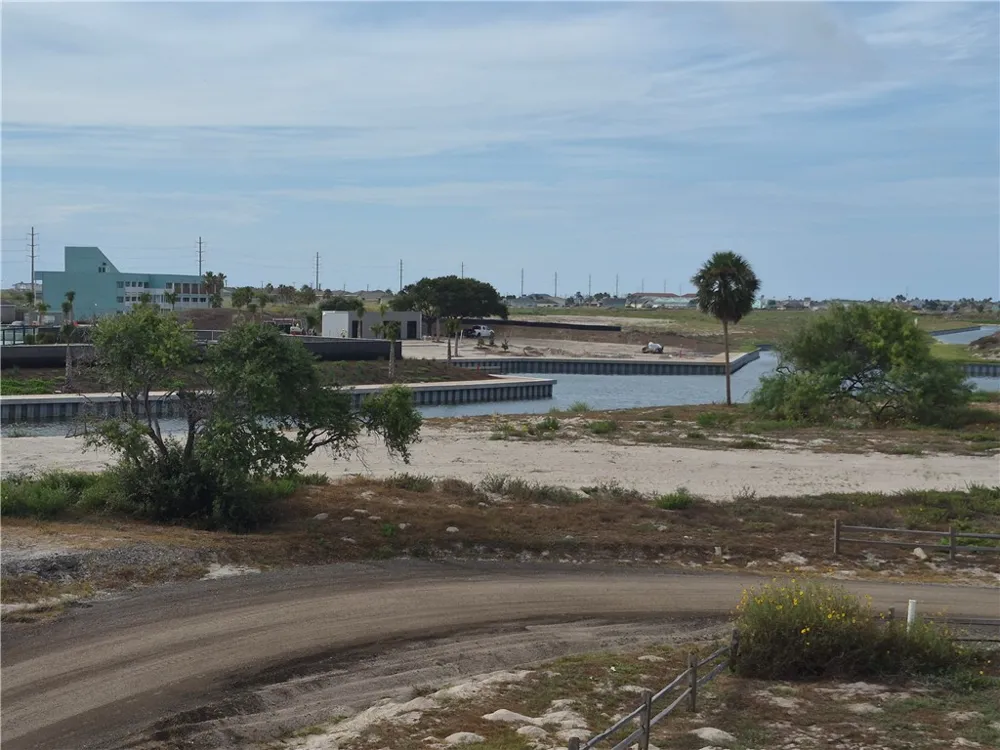 14401 Commodores Drive #211 Corpus Christi, TX 78418