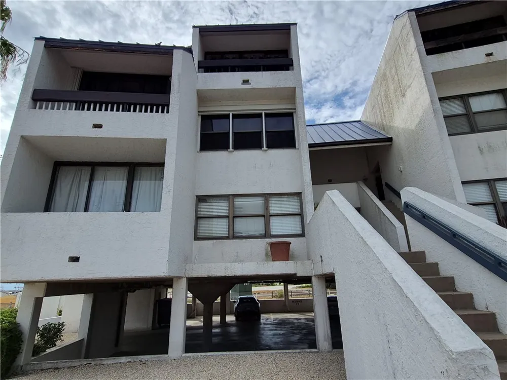 14401 Commodores Drive #211 Corpus Christi, TX 78418