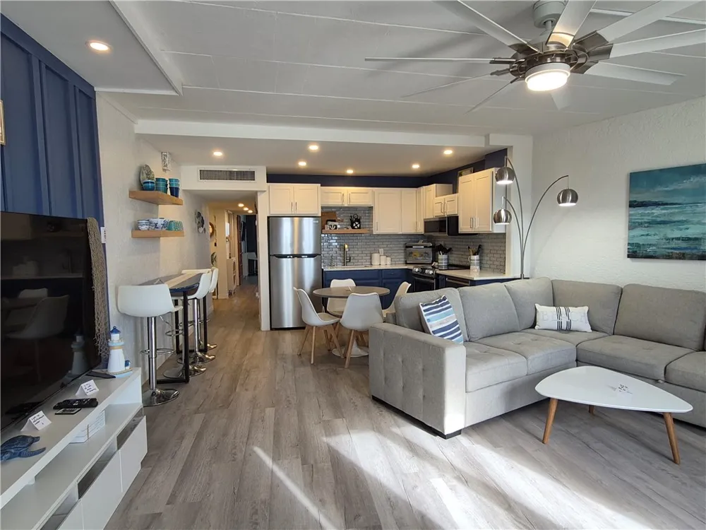 14401 Commodores Drive #211 Corpus Christi, TX 78418