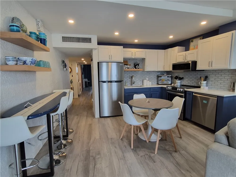 14401 Commodores Drive #211 Corpus Christi, TX 78418