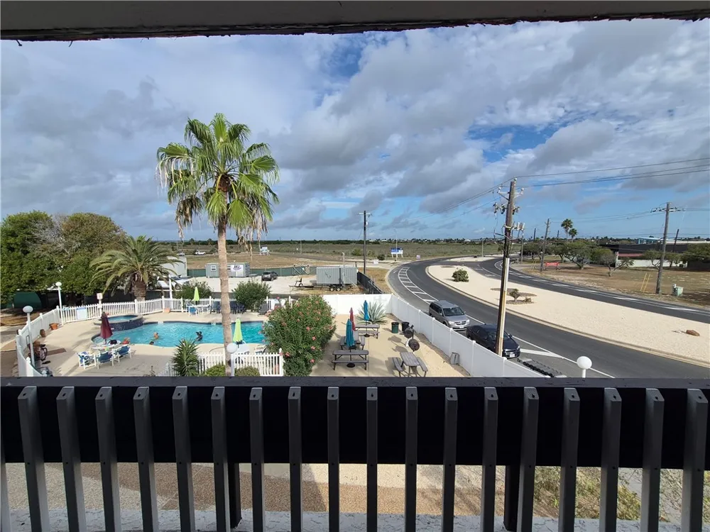 14401 Commodores Drive #211 Corpus Christi, TX 78418