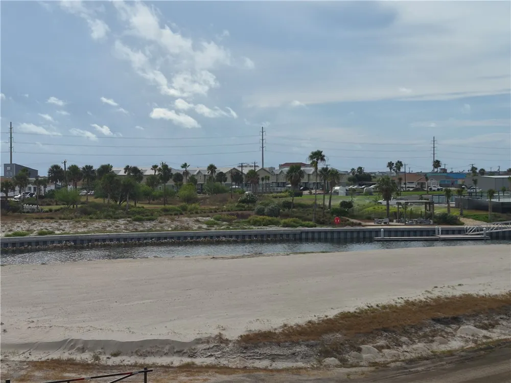 14401 Commodores Drive #211 Corpus Christi, TX 78418