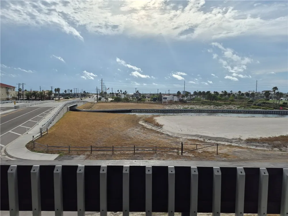 14401 Commodores Drive #211 Corpus Christi, TX 78418
