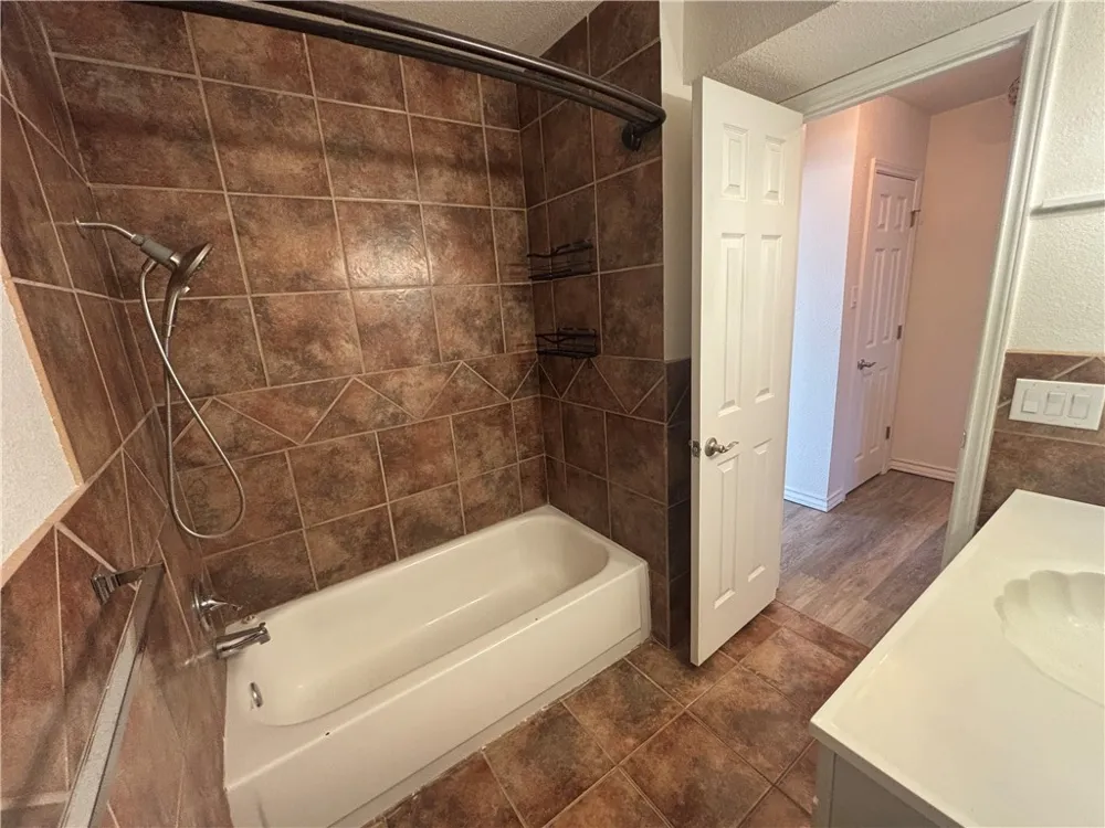 4141 Whiteley Drive #203 Corpus Christi, TX 78418