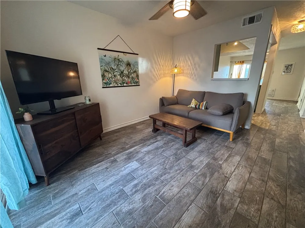 4141 Whiteley Drive #203 Corpus Christi, TX 78418