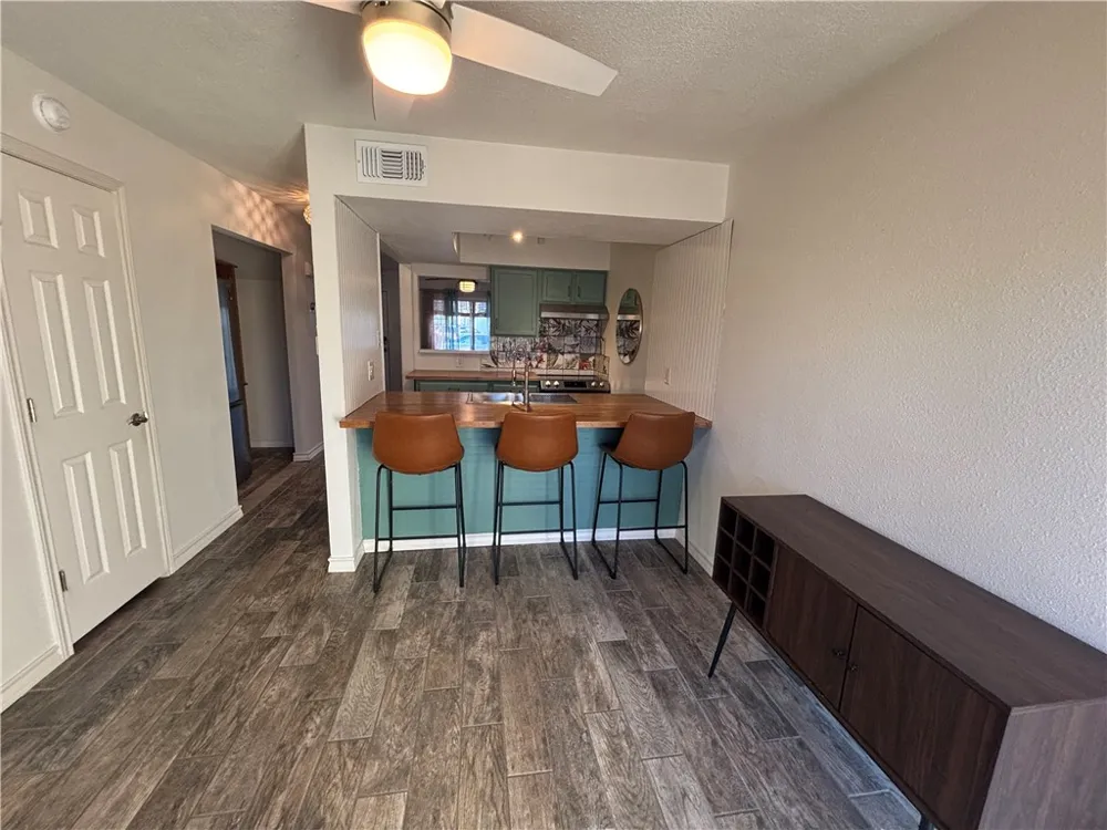 4141 Whiteley Drive #203 Corpus Christi, TX 78418
