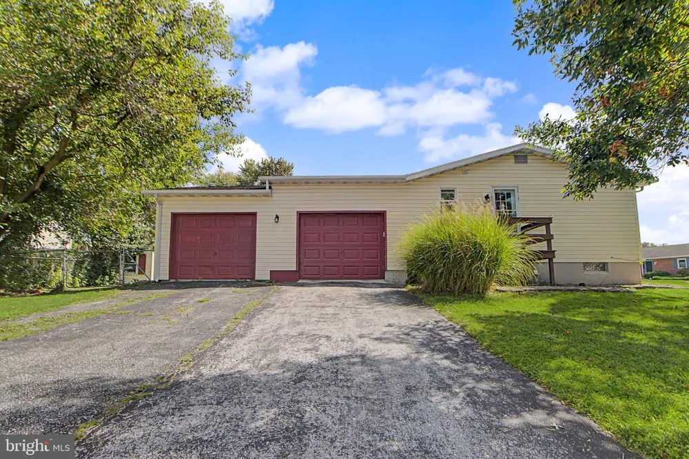 54 LION DRIVE Hanover, PA 17331