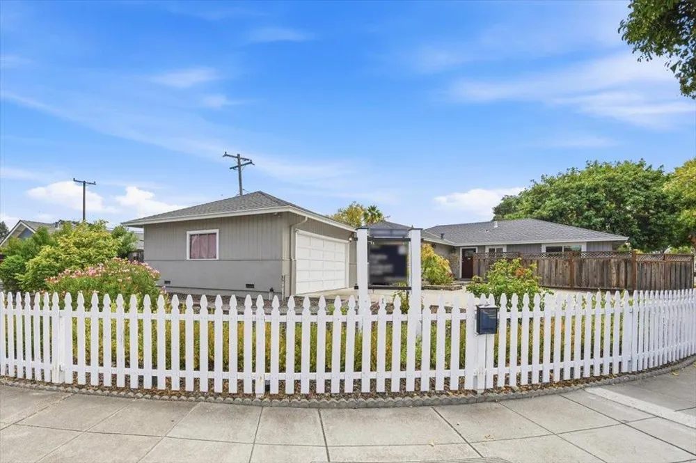 702 Grape Avenue Sunnyvale, CA 94087