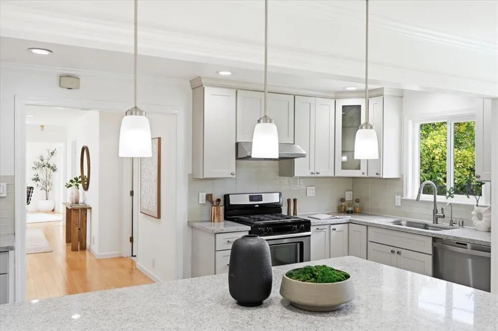 702 Grape Avenue Sunnyvale, CA 94087