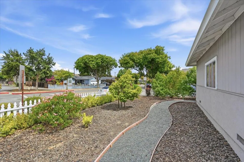 702 Grape Avenue Sunnyvale, CA 94087