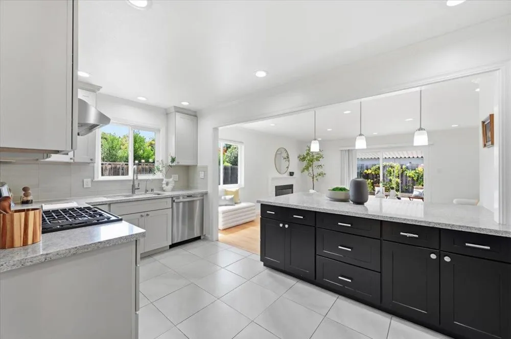 702 Grape Avenue Sunnyvale, CA 94087