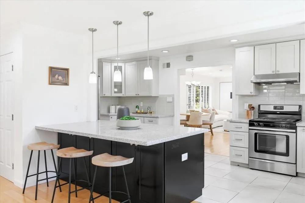 702 Grape Avenue Sunnyvale, CA 94087