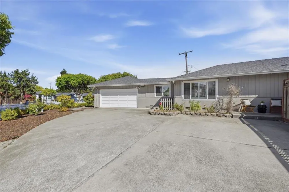 702 Grape Avenue Sunnyvale, CA 94087