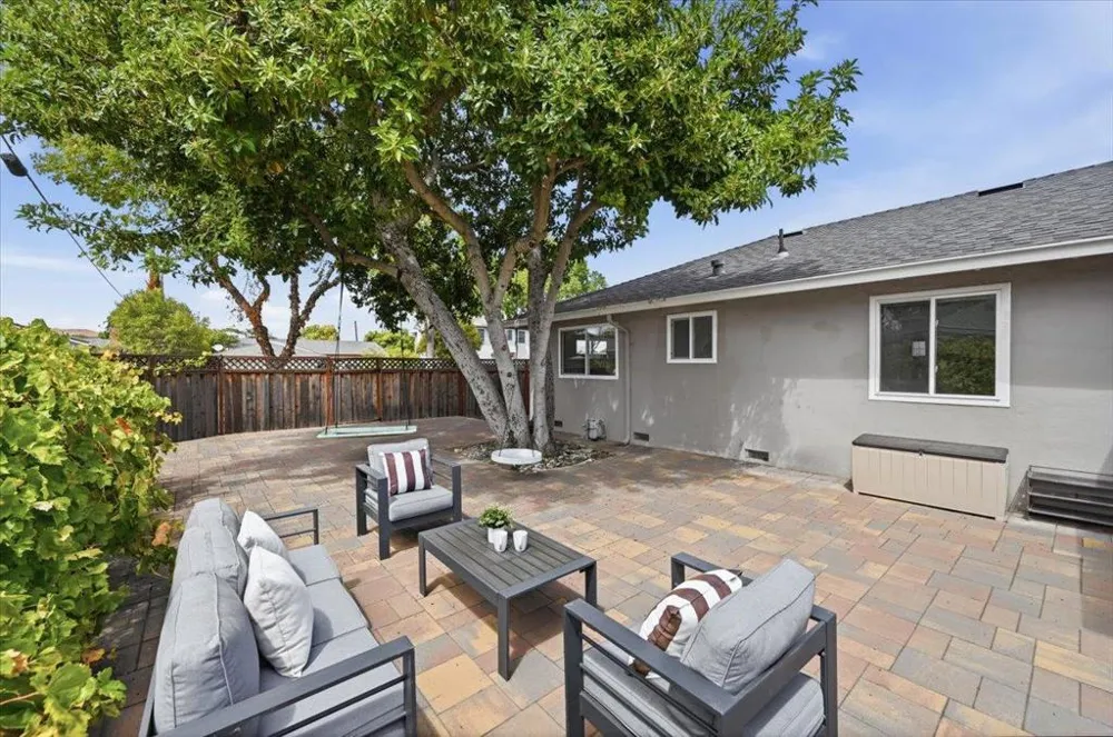 702 Grape Avenue Sunnyvale, CA 94087