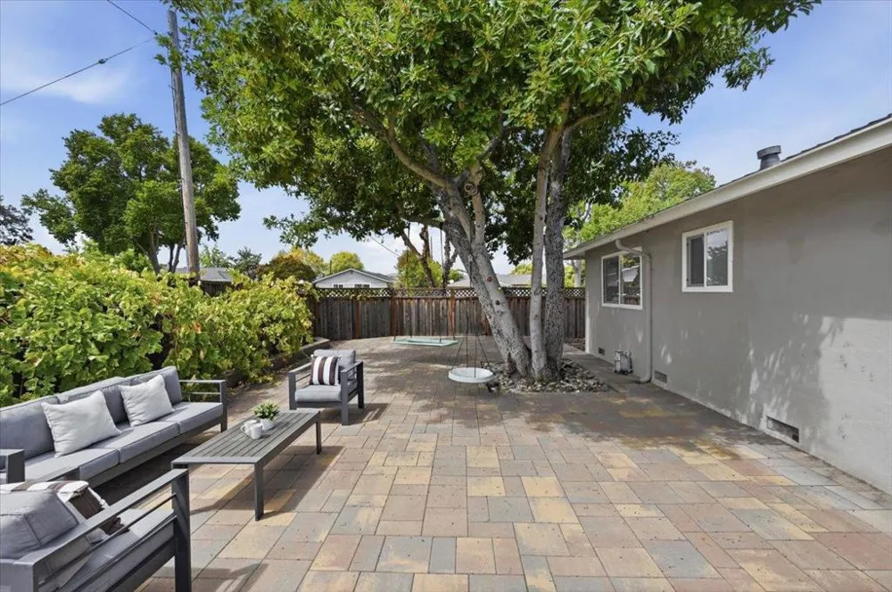 702 Grape Avenue Sunnyvale, CA 94087