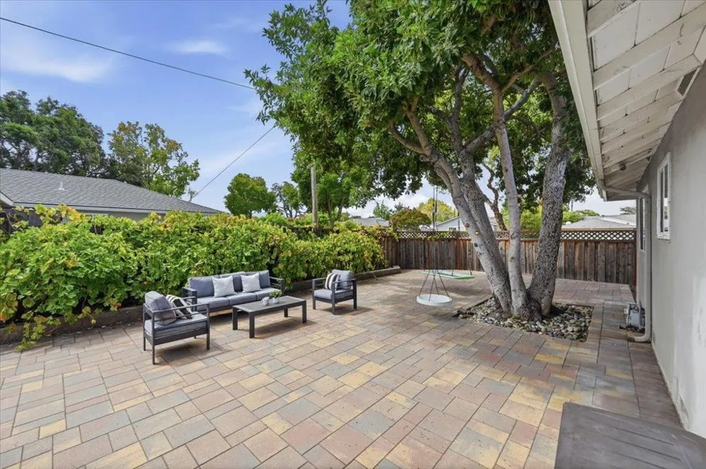 702 Grape Avenue Sunnyvale, CA 94087