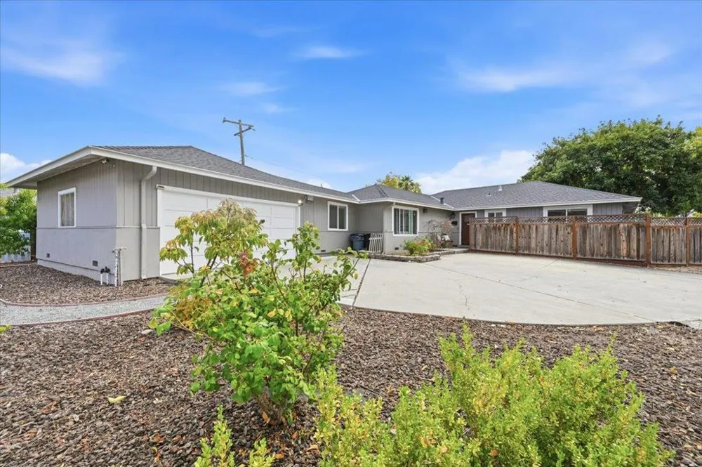 702 Grape Avenue Sunnyvale, CA 94087