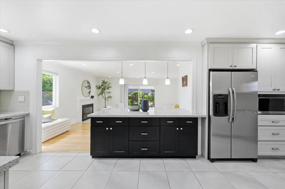 702 Grape Avenue Sunnyvale, CA 94087