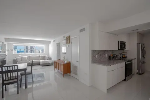 1881 Washington Ave #11D