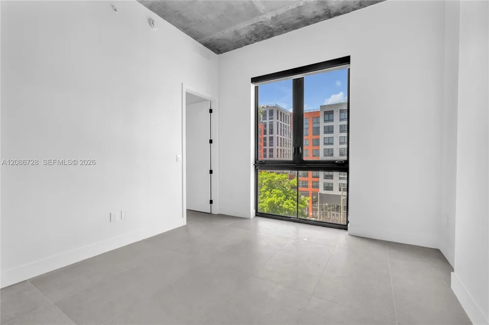 91 NW 27th St #403 Miami, FL 33127