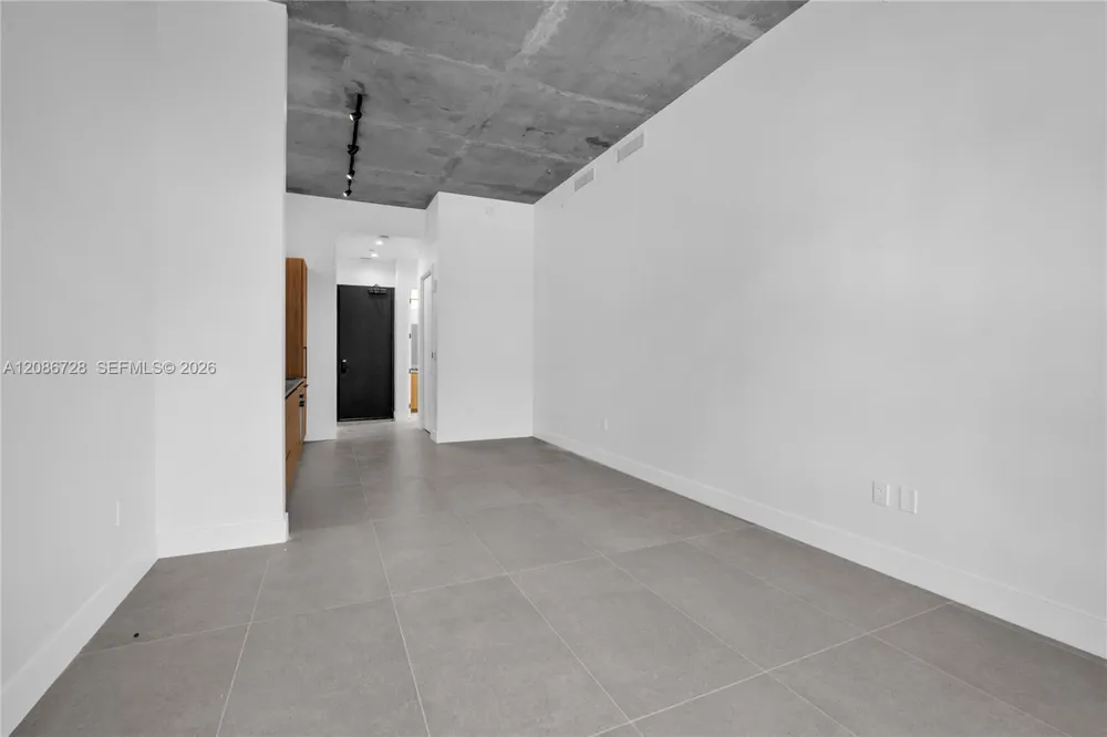 91 NW 27th St #403 Miami, FL 33127