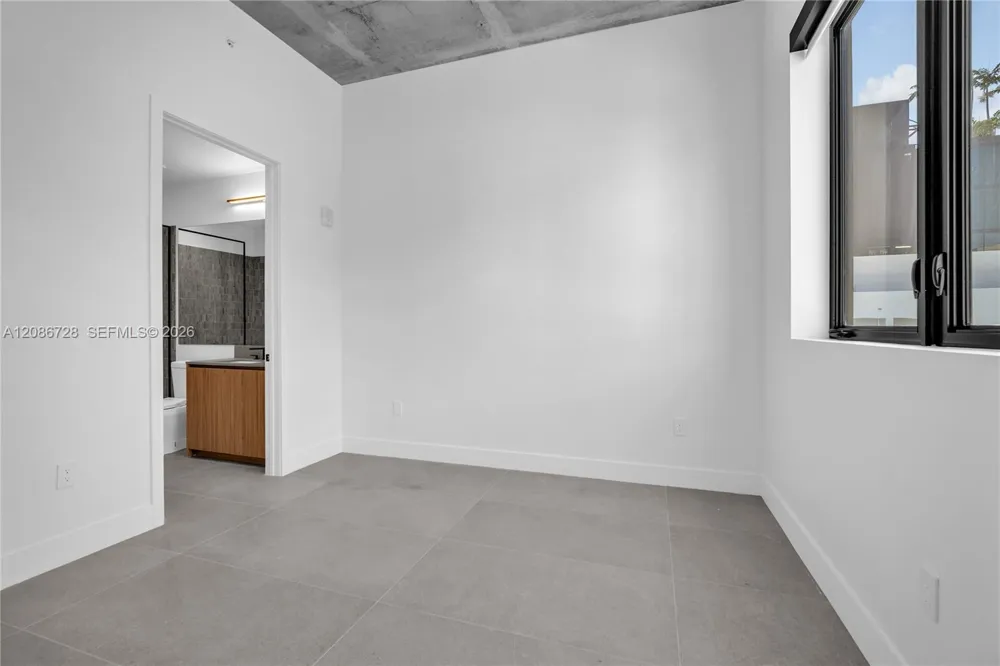 91 NW 27th St #403 Miami, FL 33127