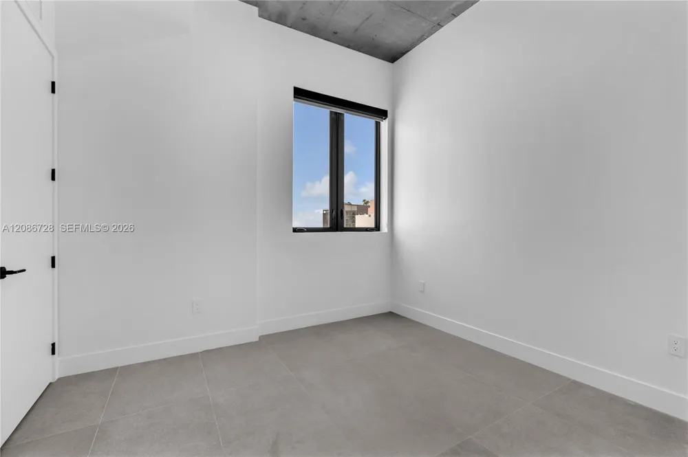 91 NW 27th St #403 Miami, FL 33127