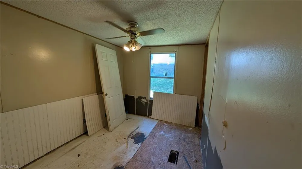 4471 Ben Lane Walkertown, NC 27051