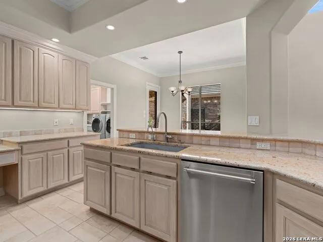 9 Rugby Lane San Antonio, TX 78257