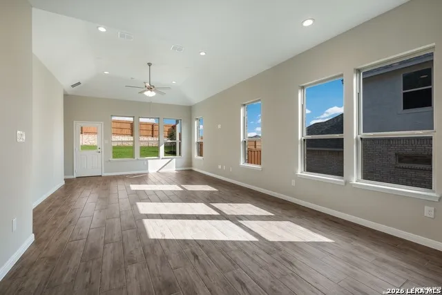 4025 Arena Blanca San Antonio, TX 78261