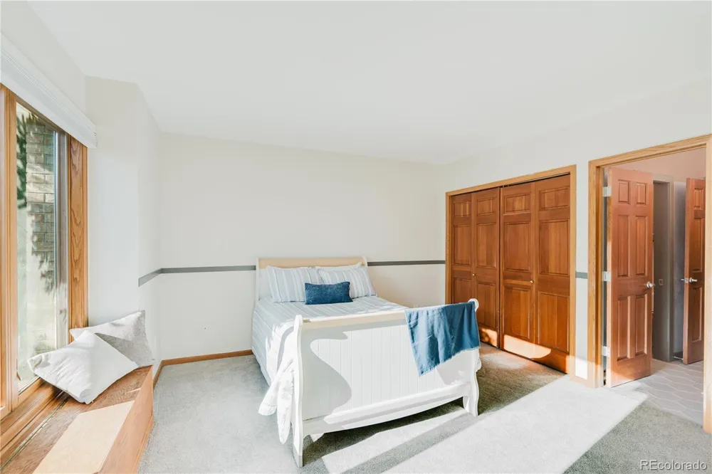 8024 Fox Hill Drive Longmont, CO 80504